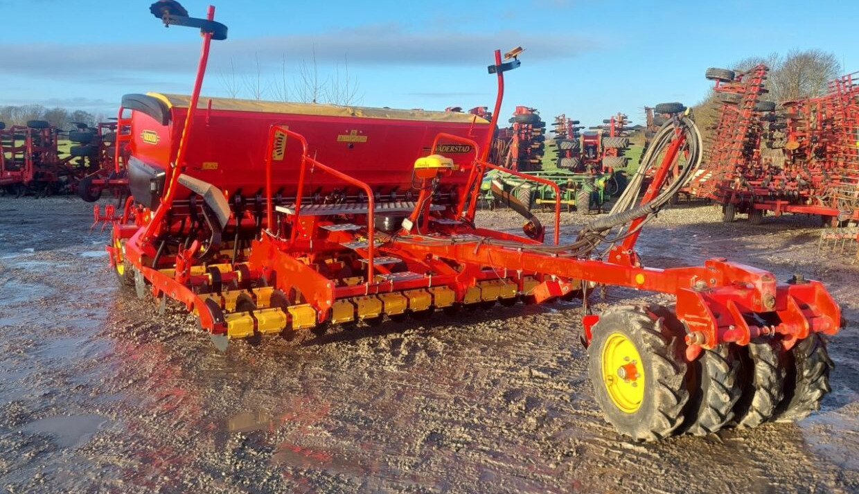 Väderstad Rapid 400 C E-Service med IPAD - Сеялка: фото 1 Väderstad Rapid 400 C E-Service med IPAD - Сеялка: фото 1