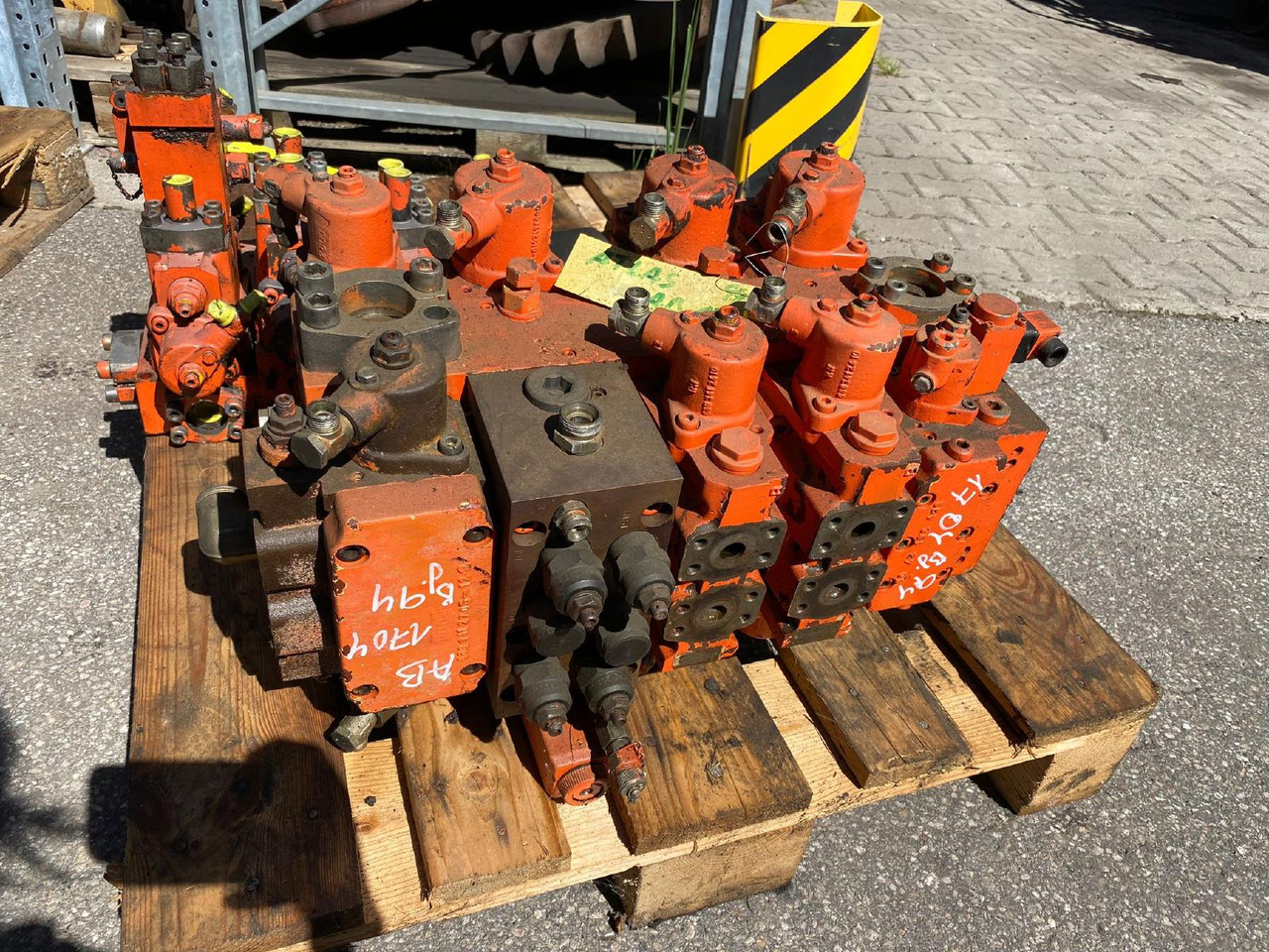 Atlas AB 1704 - Гидравлический клапан для Строительной техники: фото 1 Atlas AB 1704 - Гидравлический клапан для Строительной техники: фото 1