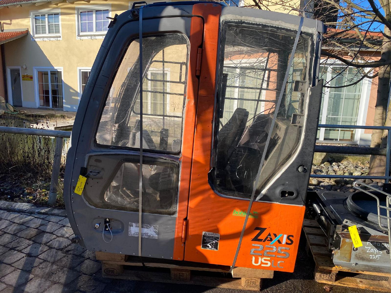 Hitachi ZX 225 - Кабина для Строительной техники: фото 1 Hitachi ZX 225 - Кабина для Строительной техники: фото 1