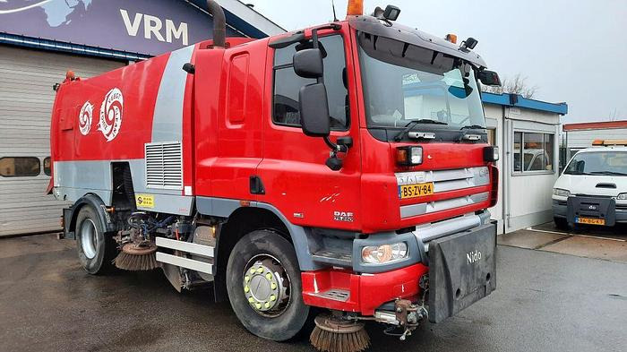 DAF FA CF-75 - Подметально-уборочная машина: фото 1 DAF FA CF-75 - Подметально-уборочная машина: фото 1