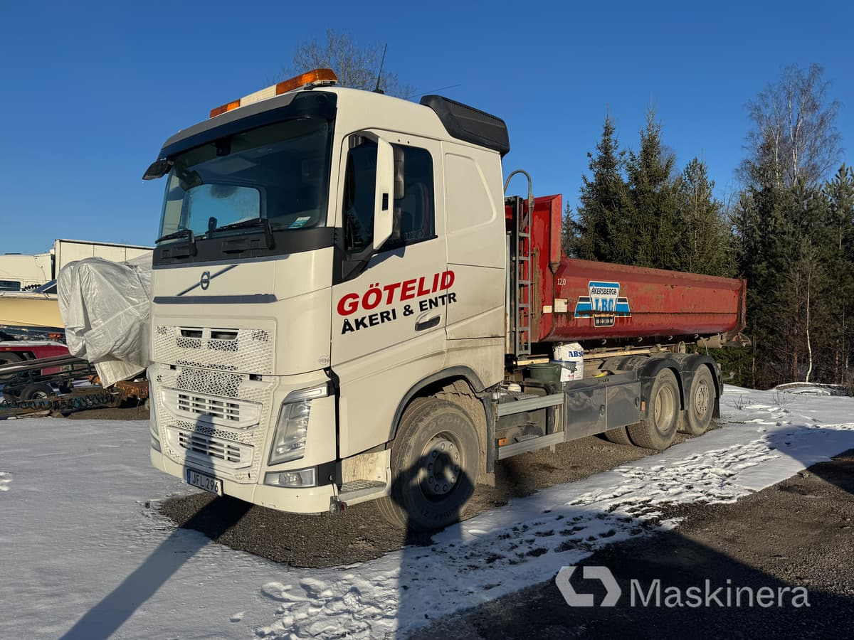 Lastväxlare Volvo FH - Крюковой мультилифт: фото 1 Lastväxlare Volvo FH - Крюковой мультилифт: фото 1