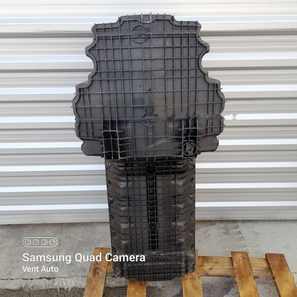 Mercedes-Benz ACTROS MP4 A4700103413 - Картер для Грузовиков: фото 1 Mercedes-Benz ACTROS MP4 A4700103413 - Картер для Грузовиков: фото 1