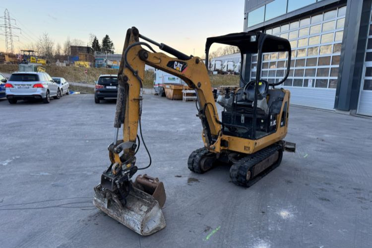 CATERPILLAR | 301.8C - Гусеничный экскаватор: фото 1 CATERPILLAR | 301.8C - Гусеничный экскаватор: фото 1