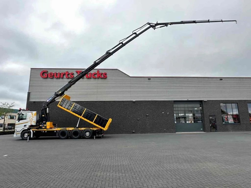 Scania R530 V8 NGS 8X4 TRIDEM MET HYVA 2Z KIPPER + HMF - Самосвал, Автоманипулятор: фото 1 Scania R530 V8 NGS 8X4 TRIDEM MET HYVA 2Z KIPPER + HMF - Самосвал, Автоманипулятор: фото 1