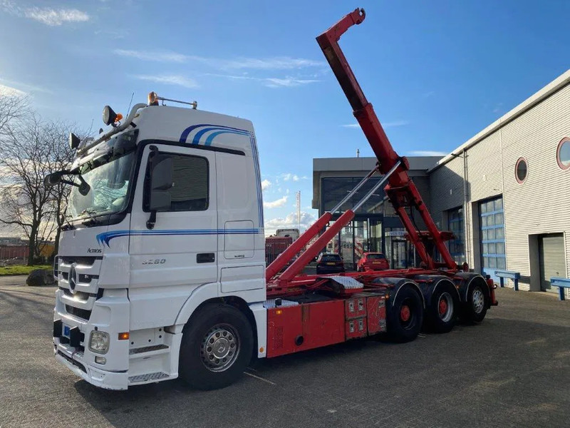 Mercedes-Benz Actros 3260 V8 / 15,9L / 8X4 / BIG AXLE / PALFINGER T26 HOOKLIFT / LIFT+LENKACHSE / FULL-AIR / AIRCO / AUTOMATIC / EURO-5 / 2013 - Крюковой мультилифт: фото 1 Mercedes-Benz Actros 3260 V8 / 15,9L / 8X4 / BIG AXLE / PALFINGER T26 HOOKLIFT / LIFT+LENKACHSE / FULL-AIR / AIRCO / AUTOMATIC / EURO-5 / 2013 - Крюковой мультилифт: фото 1