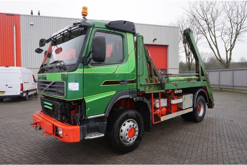 Volvo FM12-420 / ENGINE RUNNING / 4X4 / HYDRAULICS / BIG AXLE / ONLY:510426 KM / FULL STEEL / EURO-3 / 2001 - Портальный бункеровоз: фото 1 Volvo FM12-420 / ENGINE RUNNING / 4X4 / HYDRAULICS / BIG AXLE / ONLY:510426 KM / FULL STEEL / EURO-3 / 2001 - Портальный бункеровоз: фото 1