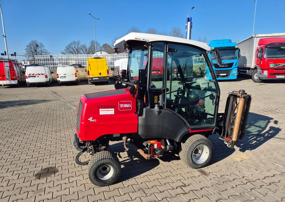 Inny TORO Model CT2240 / 4WD / TURBO / KOSIARKA + RÓWNARKA / IDEALNA NA POLA GOLFOWE / 1 WŁ. / W PEŁNI SPRAWNA - Косилка: фото 1 Inny TORO Model CT2240 / 4WD / TURBO / KOSIARKA + RÓWNARKA / IDEALNA NA POLA GOLFOWE / 1 WŁ. / W PEŁNI SPRAWNA - Косилка: фото 1