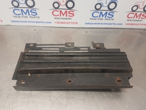 Ford 7840, 8240, 8340 Side Grill Lhs Broken Support F0nn8201ad, F0nn8201af - Решётка радиатора для Тракторов: фото 1 Ford 7840, 8240, 8340 Side Grill Lhs Broken Support F0nn8201ad, F0nn8201af - Решётка радиатора для Тракторов: фото 1