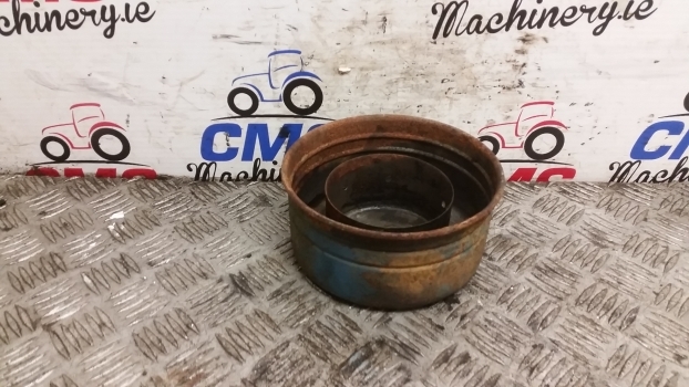 Fordson Major Air Filter Cover Plate. Please Check By The Photos. - Воздушный фильтр для Тракторов: фото 1 Fordson Major Air Filter Cover Plate. Please Check By The Photos. - Воздушный фильтр для Тракторов: фото 1