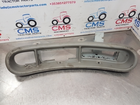 New Holland Ts115a, Ts100a, Ts125a, Ts130a Soft Trim Radio Panel 82033698 - Приборная панель для Тракторов: фото 1 New Holland Ts115a, Ts100a, Ts125a, Ts130a Soft Trim Radio Panel 82033698 - Приборная панель для Тракторов: фото 1