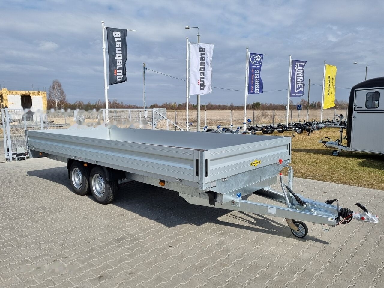 Humbaur HT 355221 GR 5,22 x 2,1m 3500kg GVW platform trailer ALU sides - Прицеп бортовой/ Платформа: фото 1 Humbaur HT 355221 GR 5,22 x 2,1m 3500kg GVW platform trailer ALU sides - Прицеп бортовой/ Платформа: фото 1