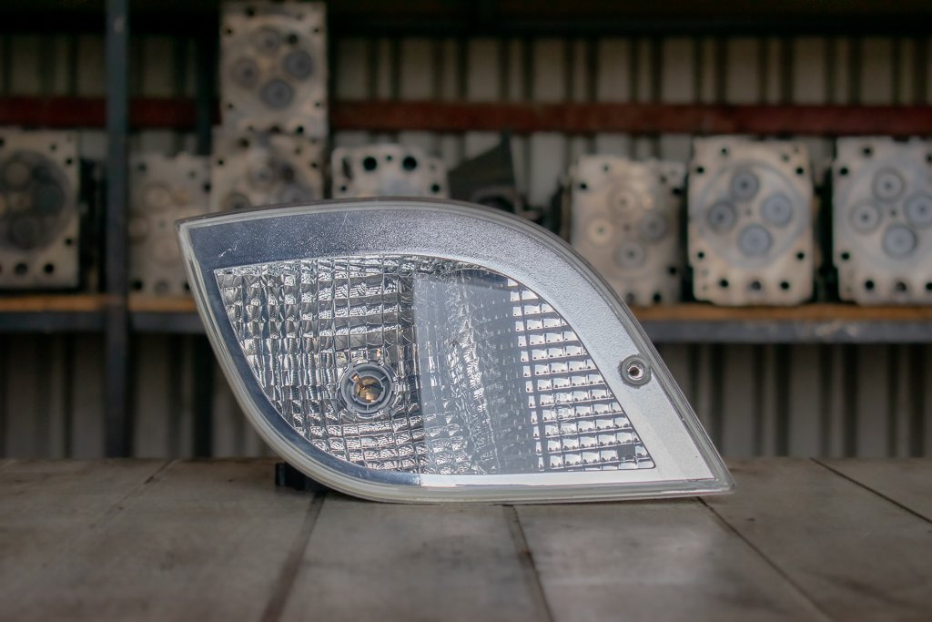 MERCEDES-BENZ ATEGO II CORNER FLASHLIGHT - PASSENGER - Свет/ Освещение для Грузовиков: фото 1 MERCEDES-BENZ ATEGO II CORNER FLASHLIGHT - PASSENGER - Свет/ Освещение для Грузовиков: фото 1