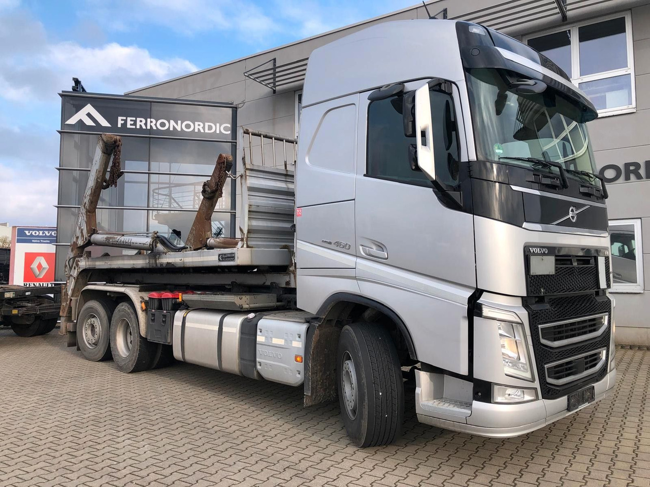 Volvo FH460 Abrollkipper + Abzetzkipper ADR Lenkachse - Портальный бункеровоз: фото 1 Volvo FH460 Abrollkipper + Abzetzkipper ADR Lenkachse - Портальный бункеровоз: фото 1