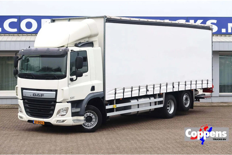 DAF CF 330 Schuifzeilen + Laadklep DHollandia 2000kg + Schuifdak - Тентованный грузовик: фото 1 DAF CF 330 Schuifzeilen + Laadklep DHollandia 2000kg + Schuifdak - Тентованный грузовик: фото 1