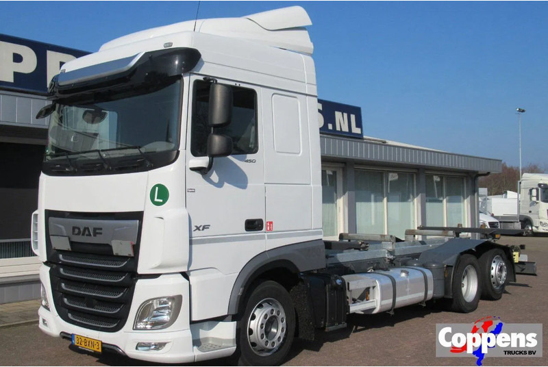DAF XF 450 BDF 6x2 Wisselsysteem - Грузовик-контейнеровоз/ Сменный кузов: фото 1 DAF XF 450 BDF 6x2 Wisselsysteem - Грузовик-контейнеровоз/ Сменный кузов: фото 1