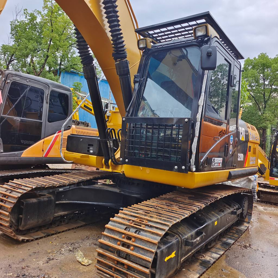 CAT 320D2 - Гусеничный экскаватор: фото 1 CAT 320D2 - Гусеничный экскаватор: фото 1