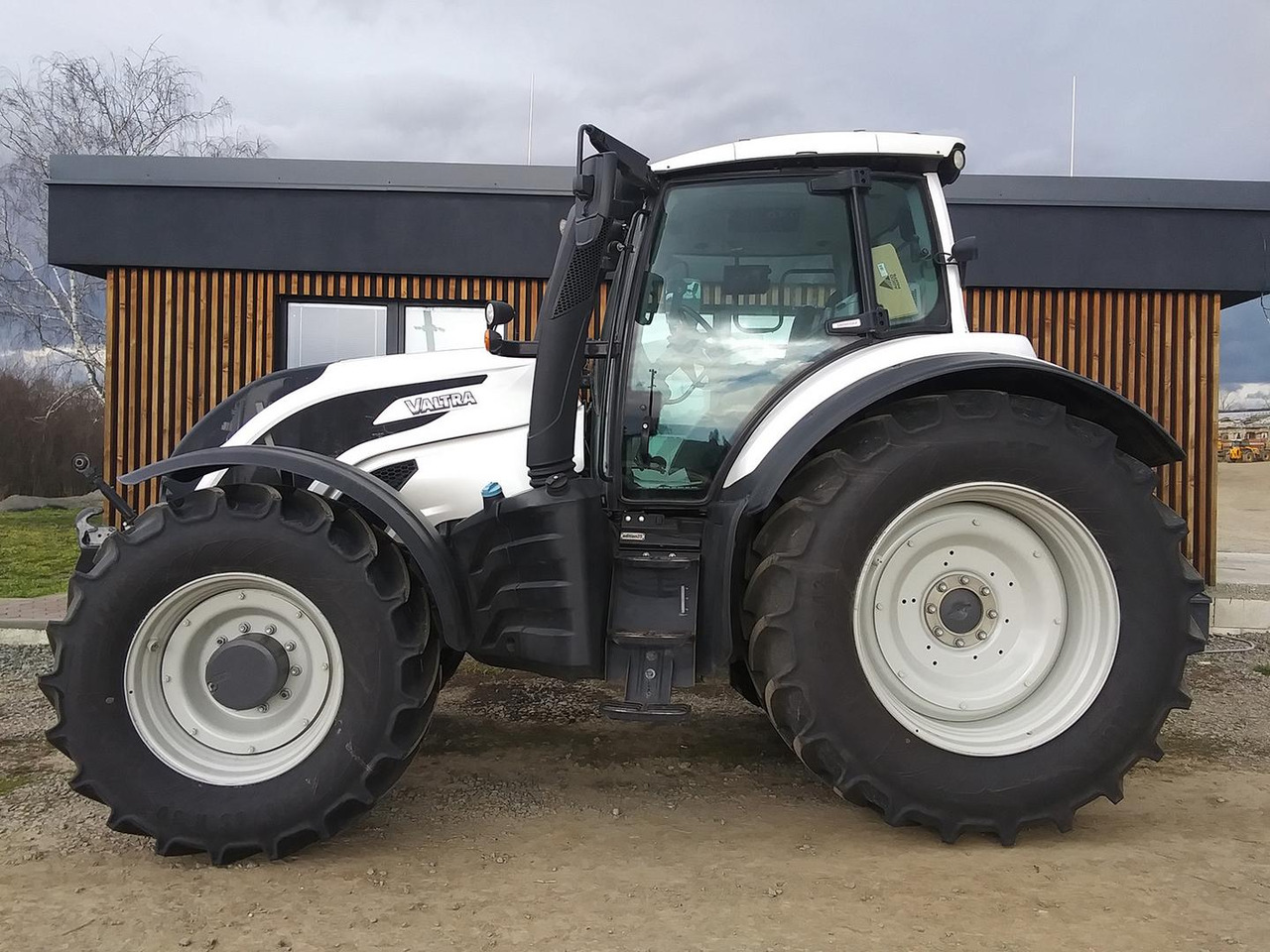 Valtra T, 254, Versu - Трактор: фото 1 Valtra T, 254, Versu - Трактор: фото 1