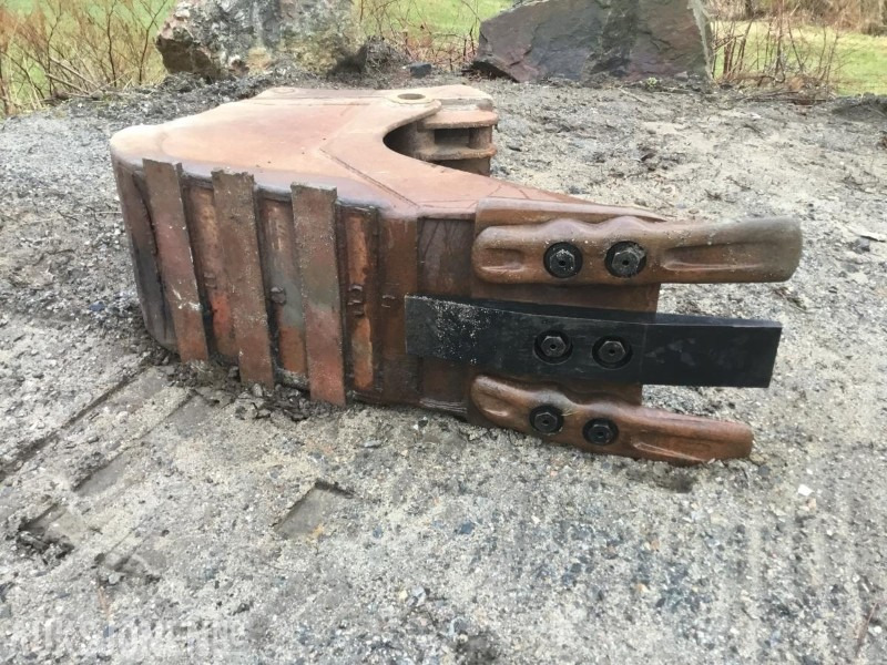 Grøfteskuffe med tenner / 70 hk feste - Ковш для экскаватора для Строительной техники: фото 1 Grøfteskuffe med tenner / 70 hk feste - Ковш для экскаватора для Строительной техники: фото 1