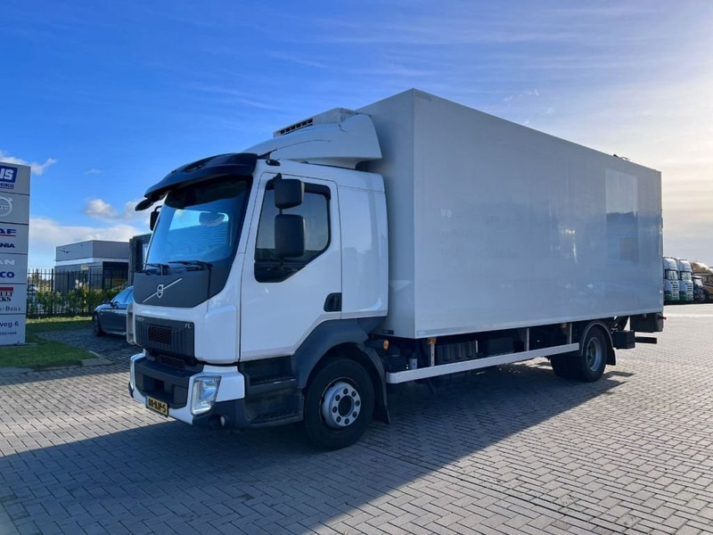 Volvo FL 250 4x2 Koelwagen Thermo king V600 / Tailgate Dhollandia 2000kg - Рефрижератор: фото 1 Volvo FL 250 4x2 Koelwagen Thermo king V600 / Tailgate Dhollandia 2000kg - Рефрижератор: фото 1