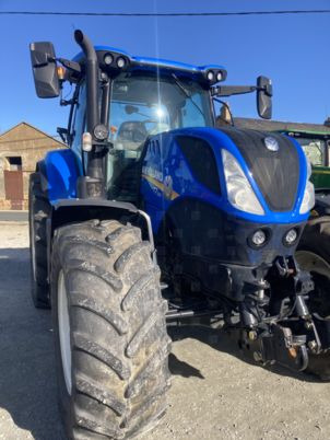 New Holland T7.210 - Трактор: фото 1 New Holland T7.210 - Трактор: фото 1