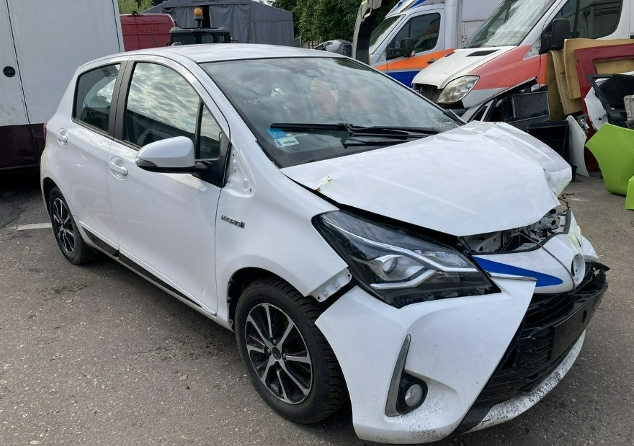 Toyota Yaris III - Легковой автомобиль: фото 1 Toyota Yaris III - Легковой автомобиль: фото 1