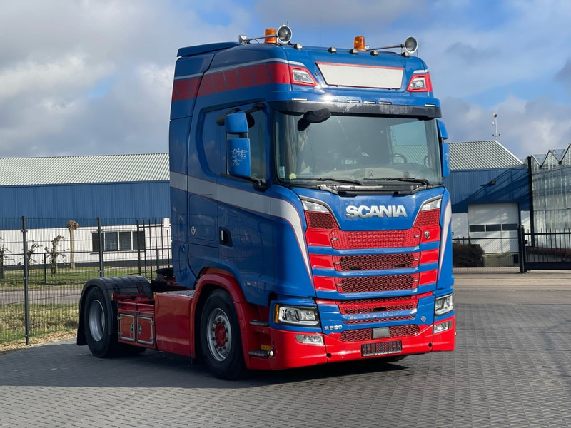 Scania S520 V8 NGS VOLLUCHT, LEER, RETARDER, 6 BALGEN. - Тягач: фото 1 Scania S520 V8 NGS VOLLUCHT, LEER, RETARDER, 6 BALGEN. - Тягач: фото 1