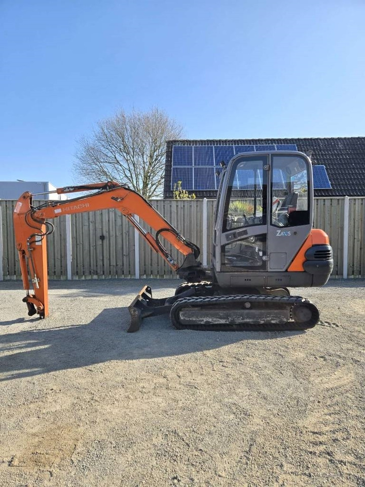 Hitachi ZX 30 - Мини-экскаватор: фото 1 Hitachi ZX 30 - Мини-экскаватор: фото 1