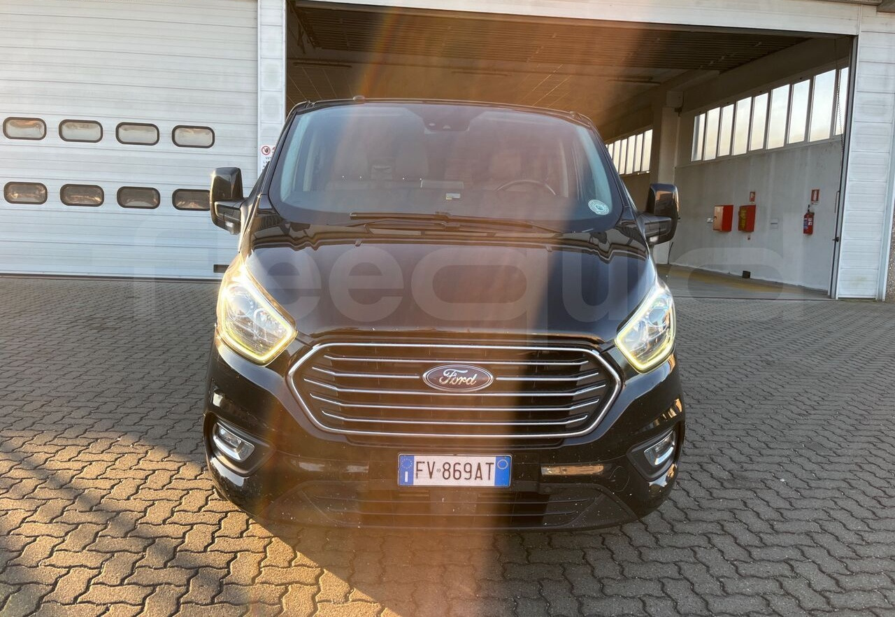 Ford Tourneo Custom - Микроавтобус, Пассажирский фургон: фото 1 Ford Tourneo Custom - Микроавтобус, Пассажирский фургон: фото 1