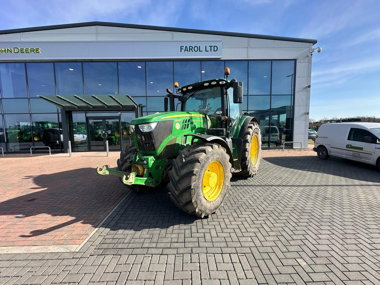 John Deere 6155R - Трактор: фото 1 John Deere 6155R - Трактор: фото 1