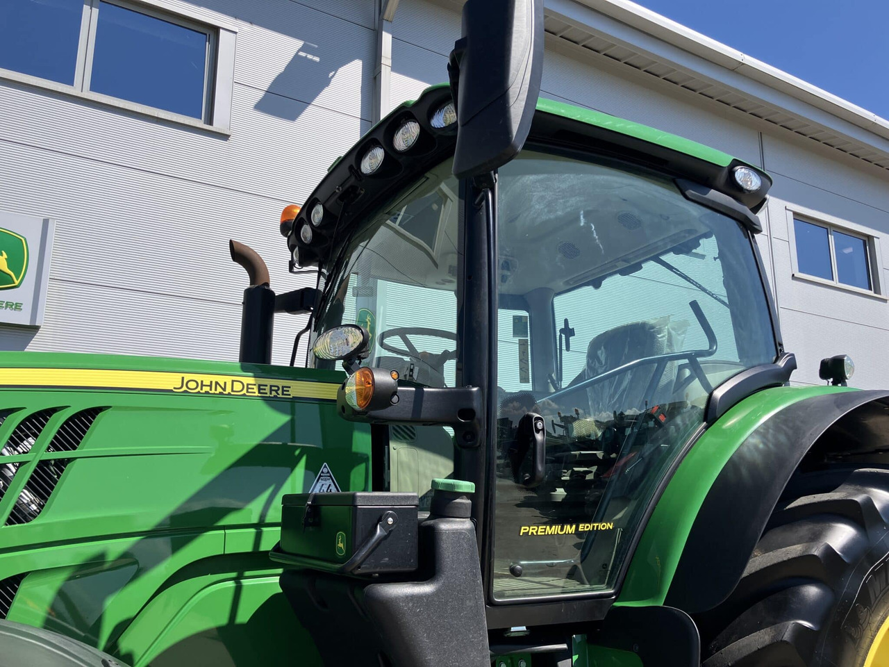 Новый Трактор John Deere 6215R: фото 18