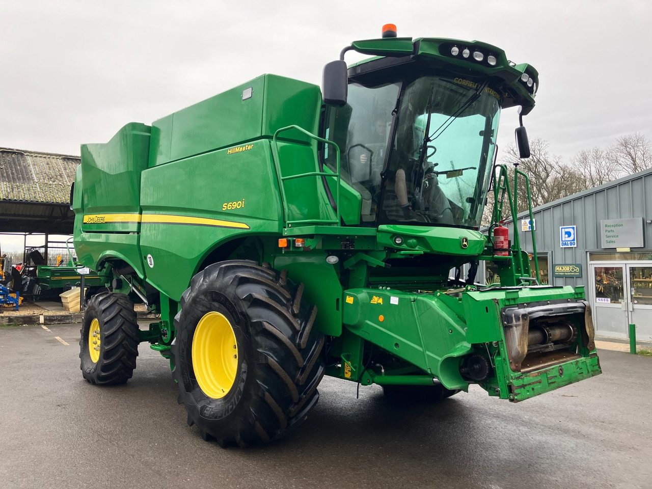 John Deere S690 HM - Зерноуборочный комбайн: фото 1 John Deere S690 HM - Зерноуборочный комбайн: фото 1