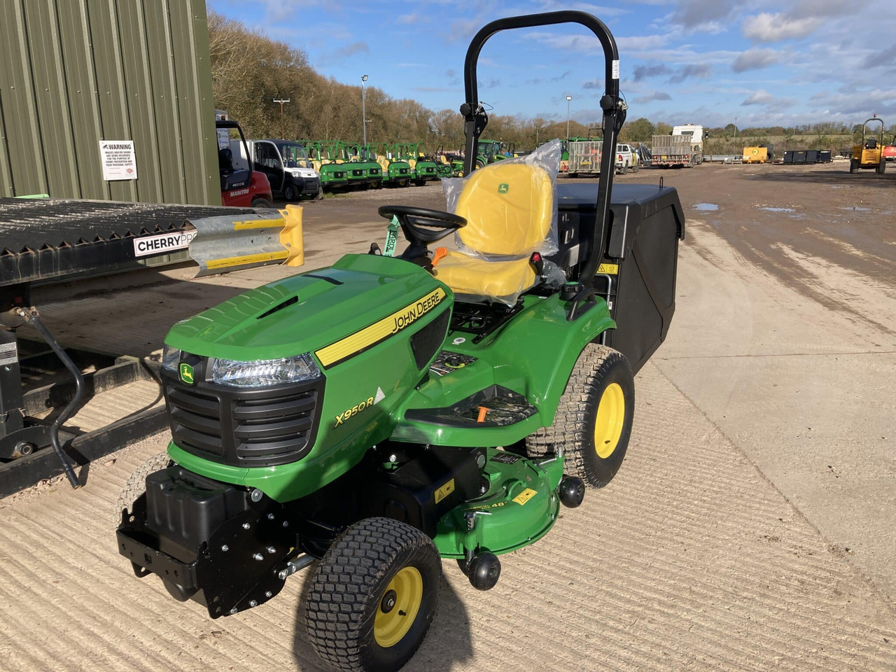 John Deere X950R ride on mower - Газонокосилка: фото 1 John Deere X950R ride on mower - Газонокосилка: фото 1
