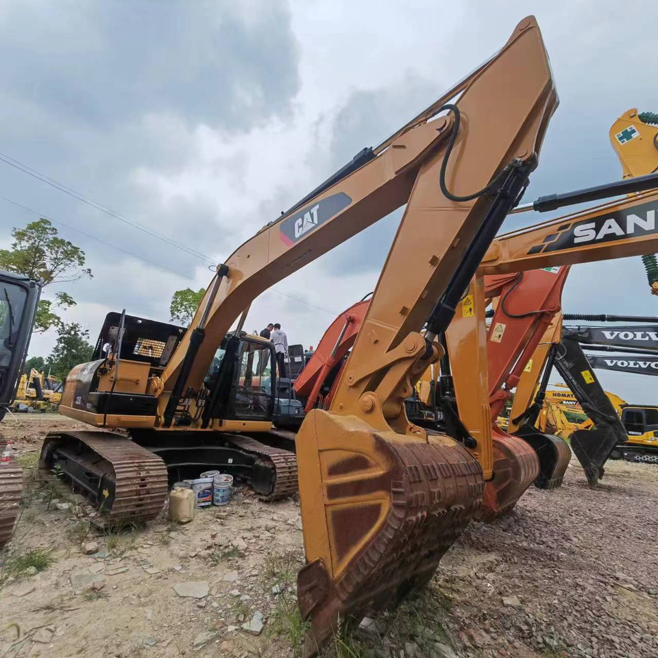 Гусеничный экскаватор CATERPILLAR 325D2: фото 1 Гусеничный экскаватор CATERPILLAR 325D2: фото 1