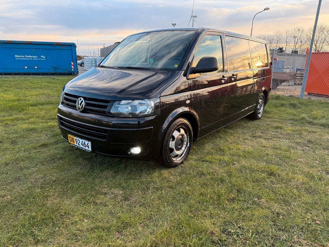 Volkswagen T5 Transporter Kasten lang 2.0 TDI Aut - Легковой фургон: фото 1 Volkswagen T5 Transporter Kasten lang 2.0 TDI Aut - Легковой фургон: фото 1
