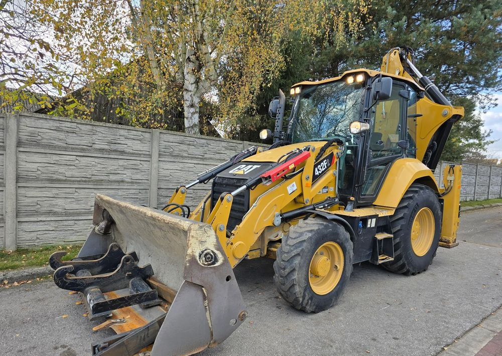 Caterpillar - Экскаватор-погрузчик: фото 1 Caterpillar - Экскаватор-погрузчик: фото 1