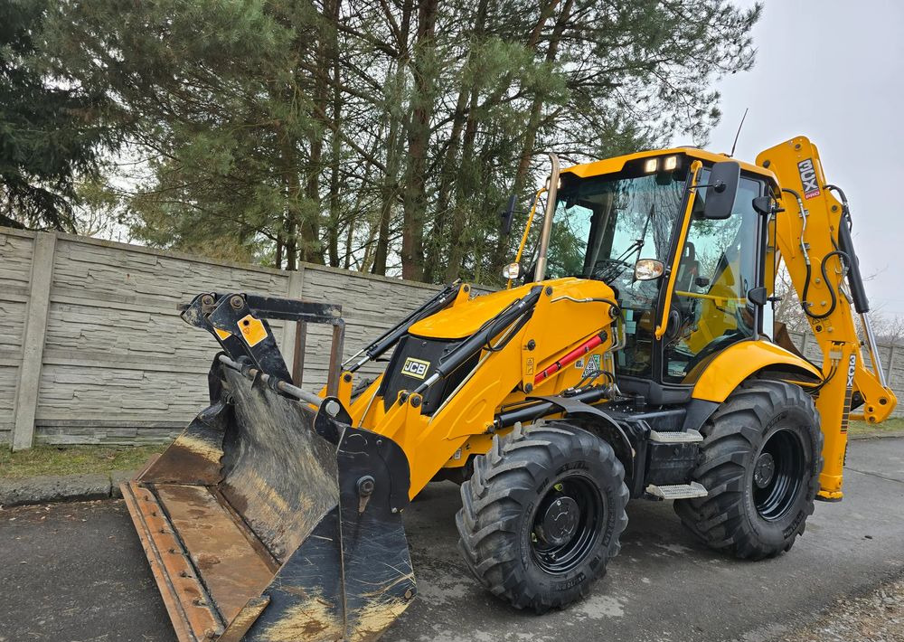 JCB - Экскаватор-погрузчик: фото 1 JCB - Экскаватор-погрузчик: фото 1