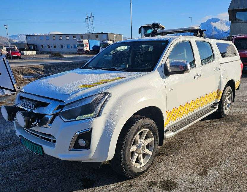 2017 Isuzu D-max - Пикап: фото 1 2017 Isuzu D-max - Пикап: фото 1