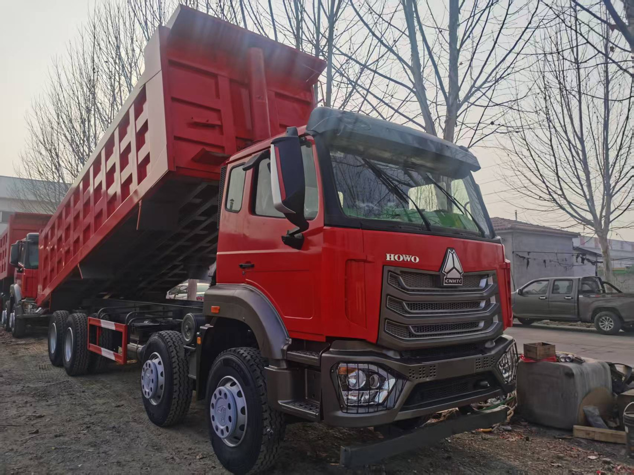 SINOTRUCK HOWO - Самосвал: фото 1 SINOTRUCK HOWO - Самосвал: фото 1