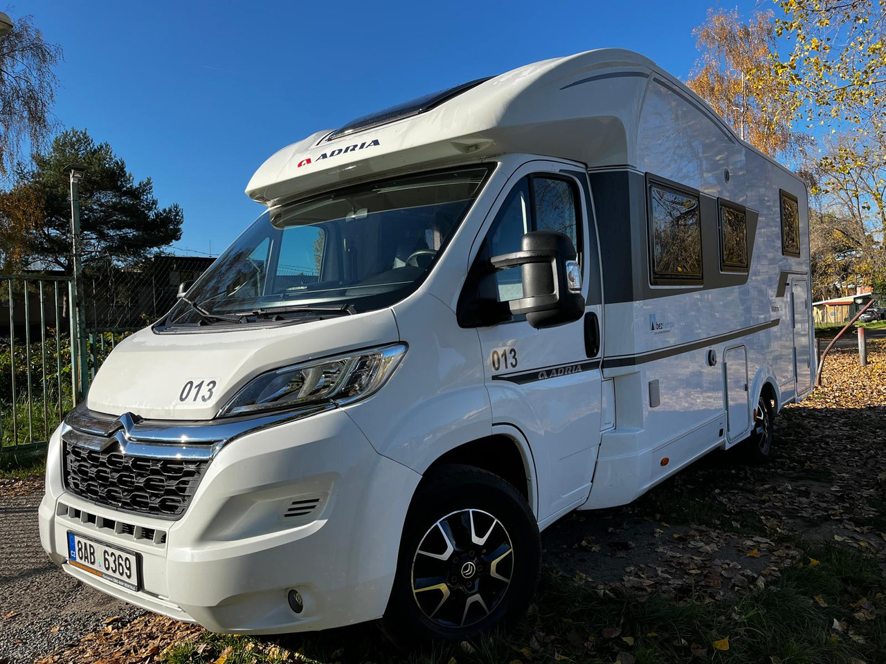 ADRIA Matrix 670 SL - Полуинтегрированный автодом: фото 1 ADRIA Matrix 670 SL - Полуинтегрированный автодом: фото 1