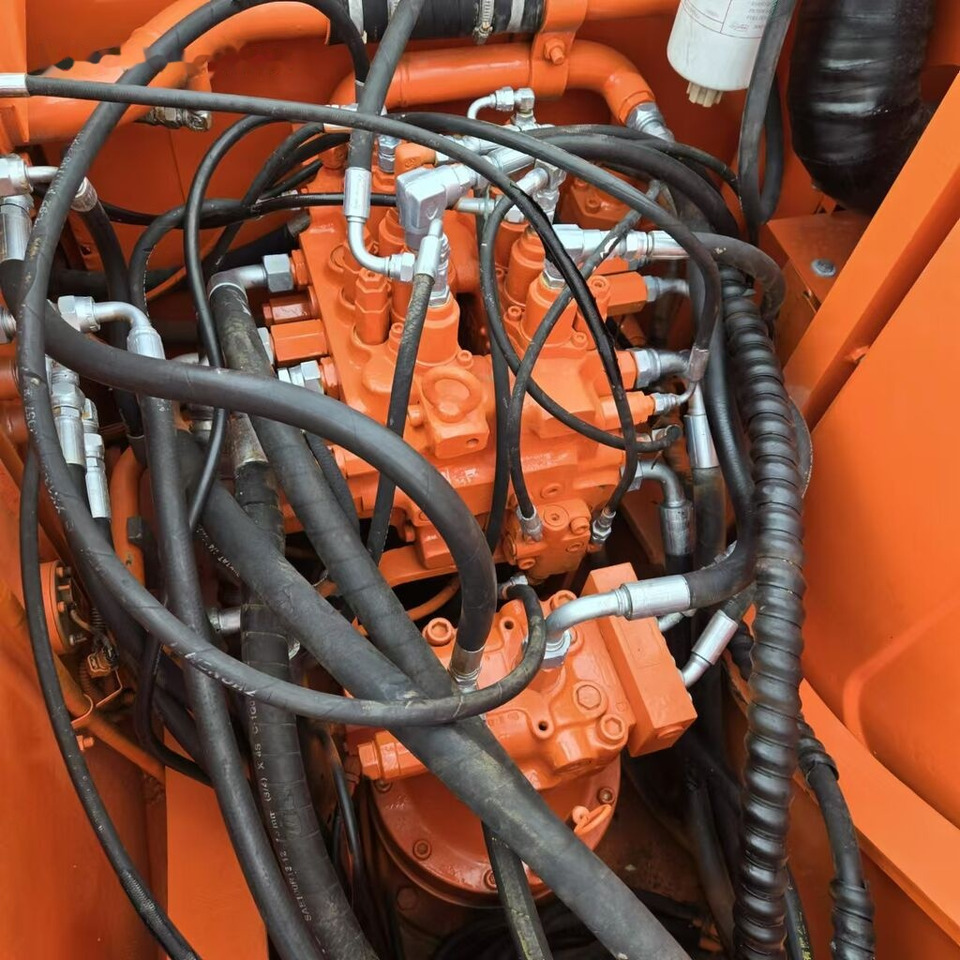 Doosan DH150W - Колёсный экскаватор: фото 1 Doosan DH150W - Колёсный экскаватор: фото 1