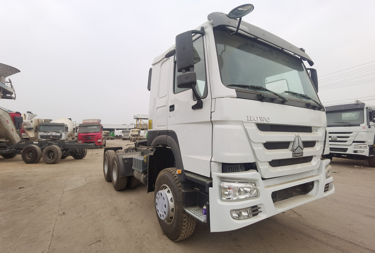 SINOTRUK Howo trailer head - Тягач: фото 1 SINOTRUK Howo trailer head - Тягач: фото 1
