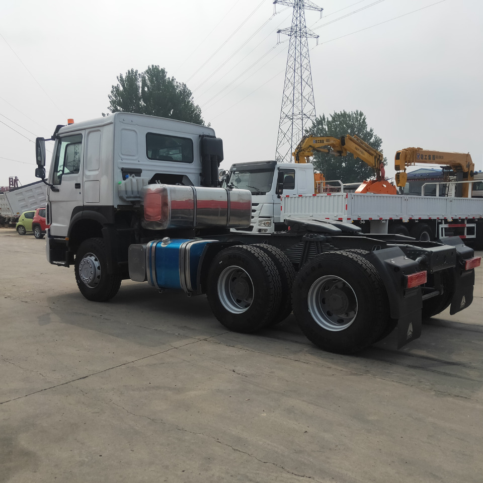 SINOTRUK Trailer head - Тягач: фото 1 SINOTRUK Trailer head - Тягач: фото 1