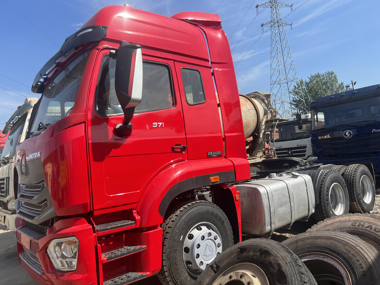 SINOTRUK Trailer head - Тягач: фото 1 SINOTRUK Trailer head - Тягач: фото 1