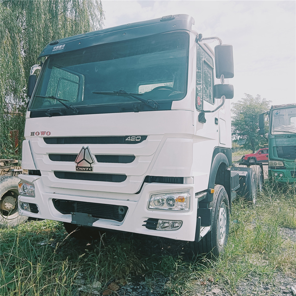 SINOTRUK Trailer head - Тягач: фото 1 SINOTRUK Trailer head - Тягач: фото 1