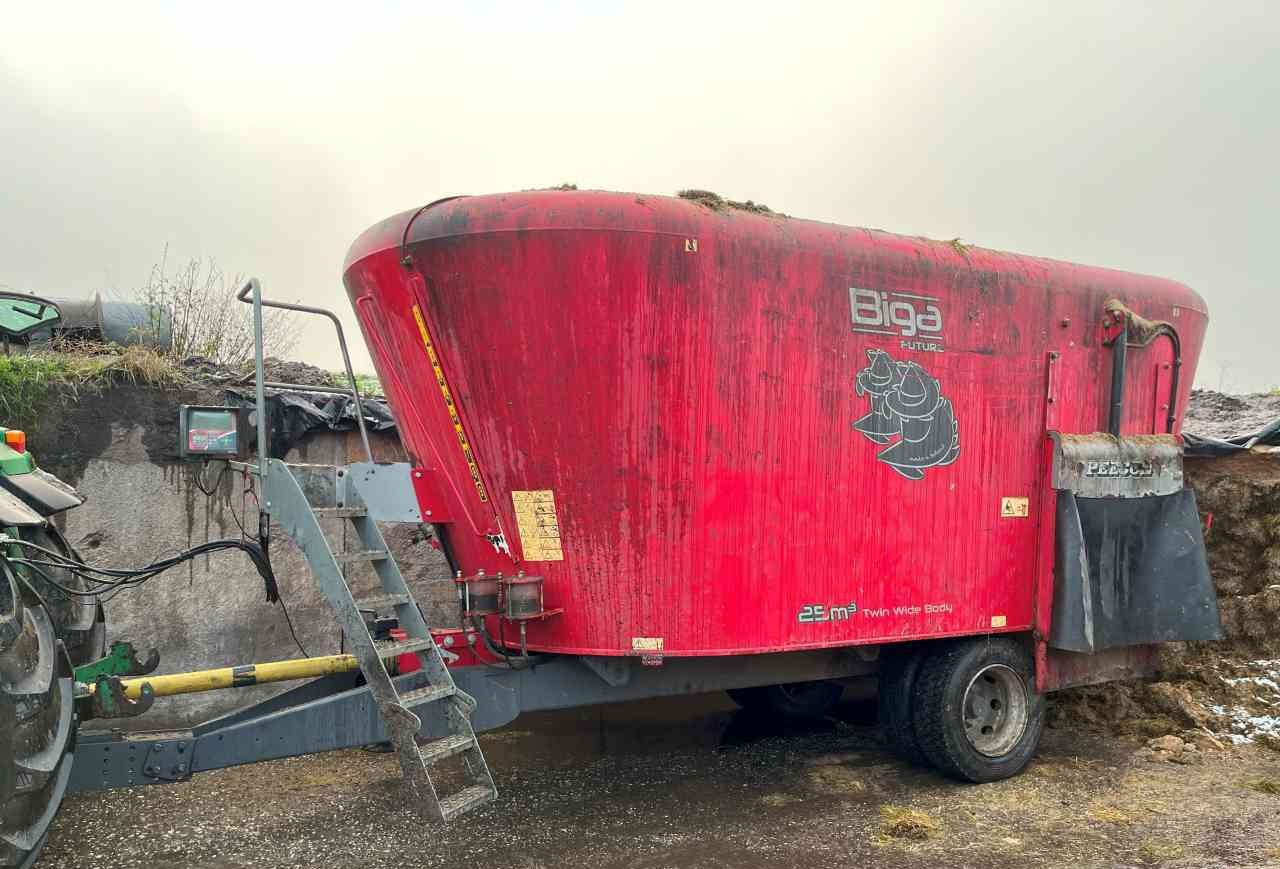 Peecon VME 250 Voermengwagen voermachines - Кормораздатчик: фото 1 Peecon VME 250 Voermengwagen voermachines - Кормораздатчик: фото 1