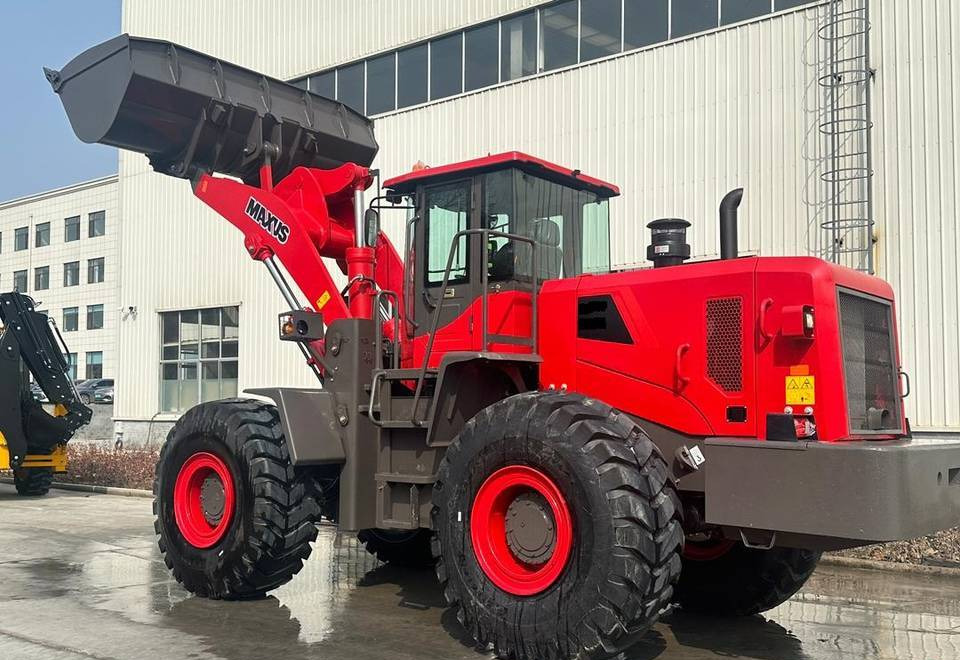 Новый Трактор NEW MAXUS 180 HP Tractor + Loader Warranty up to 10 YEARS Новий MAXUS Трактор 180 К.с. + Навантажувач Гарантія до 10 РОКІВ Nowy MAXUS Traktor 180 KM + Ładowacz Gwarancja do 10 LAT: фото 11