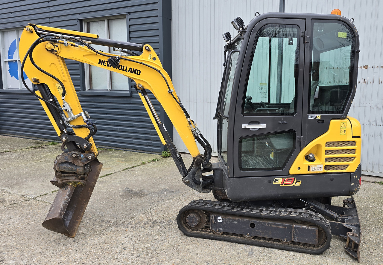 NEW HOLLAND E19C - Мини-экскаватор: фото 1 NEW HOLLAND E19C - Мини-экскаватор: фото 1