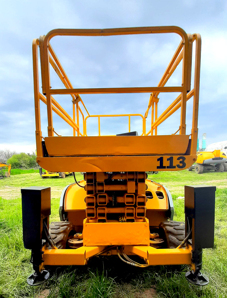 HAULOTTE Compact 12 DX - Ножничный подъемник: фото 1 HAULOTTE Compact 12 DX - Ножничный подъемник: фото 1