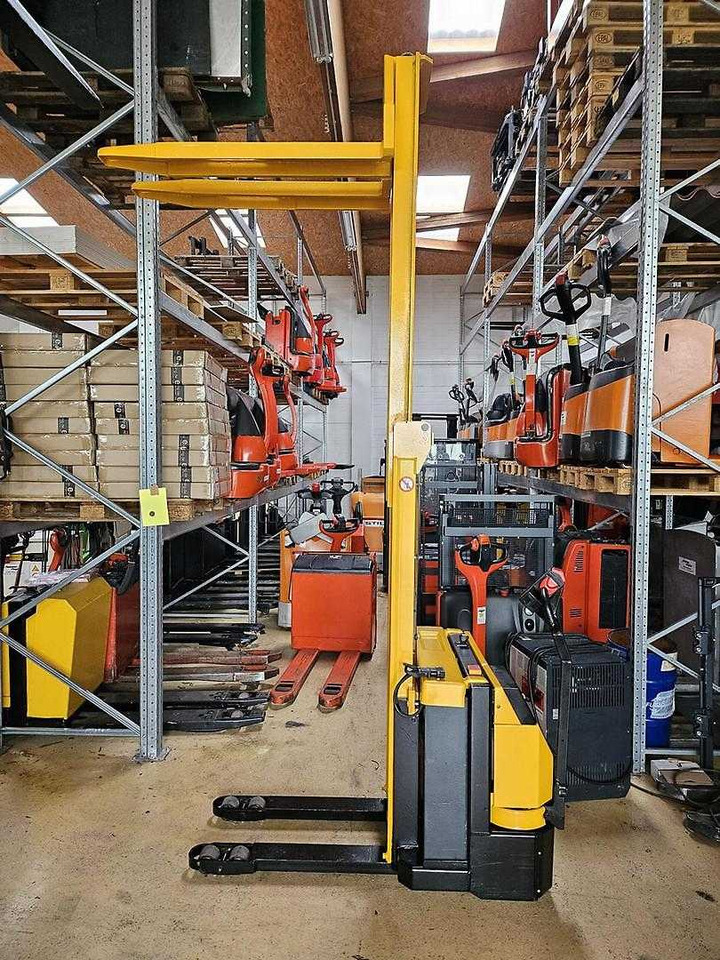 Jungheinrich EJC 12,5 - Штабелер: фото 1 Jungheinrich EJC 12,5 - Штабелер: фото 1