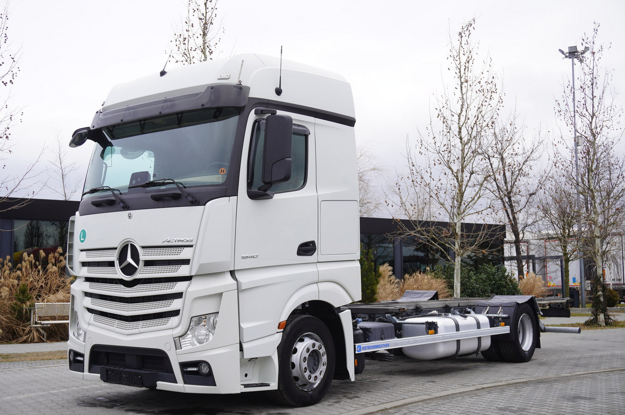 MERCEDES-BENZ Actros 1840 / BDF standard / 2019 - Грузовик-контейнеровоз/ Сменный кузов: фото 1 MERCEDES-BENZ Actros 1840 / BDF standard / 2019 - Грузовик-контейнеровоз/ Сменный кузов: фото 1